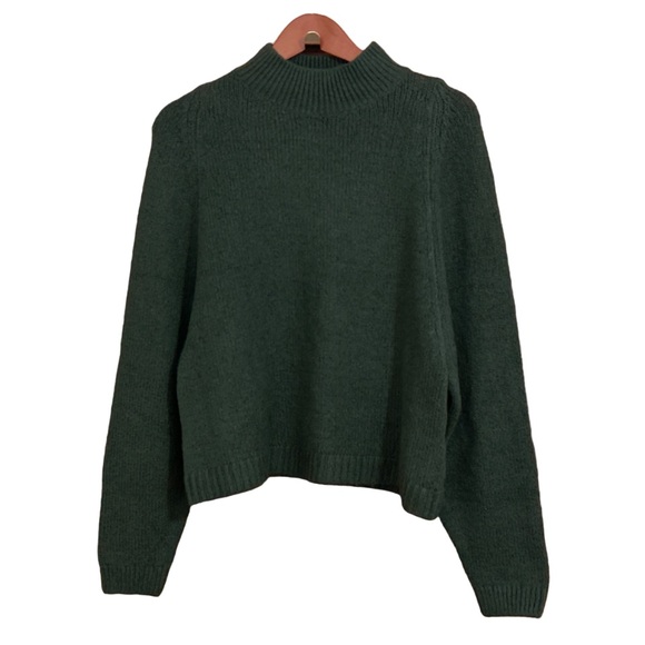Old Navy Sweaters - NWT Old Navy Oversized Mock Neck Green Sweater- Size S